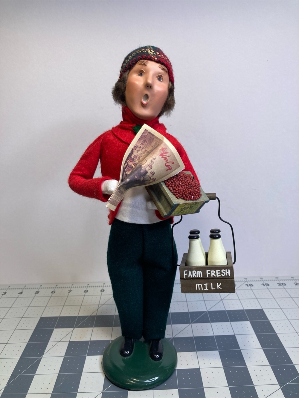 Byers' Choice Salvation Army Collection Traditional Shopper Milk War Cry 2008